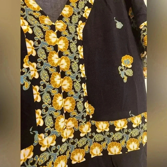 Ella moon midi dress, has pockets and zipper. Size M - Picture 4 of 6